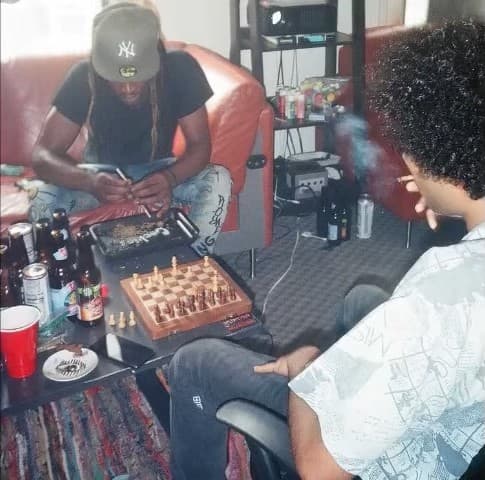 40 Klip Nephew cover