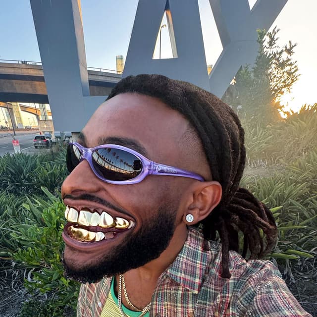 LA cover