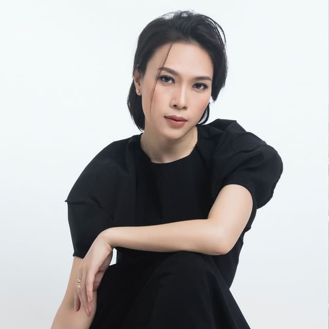 Rực Rỡ Tháng Năm cover