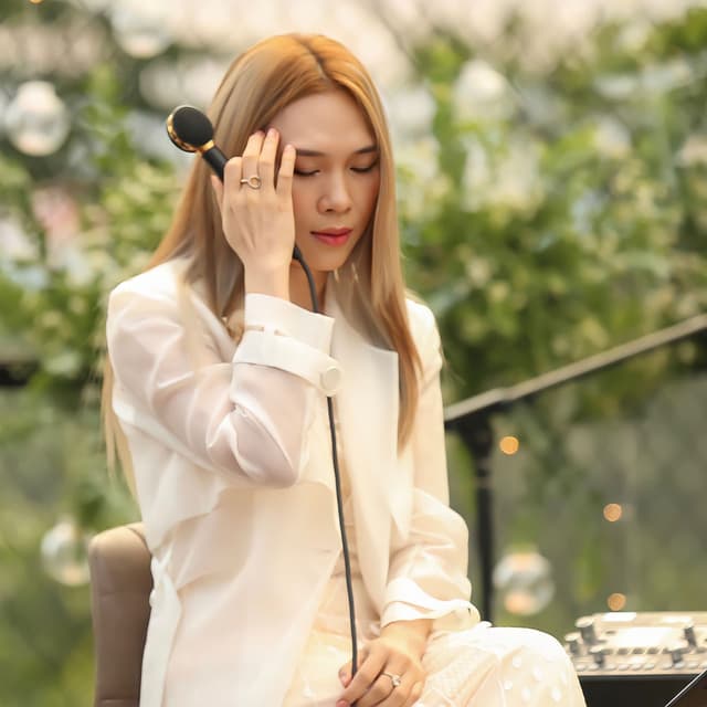 Đâu Chỉ Riêng Em (Live) cover
