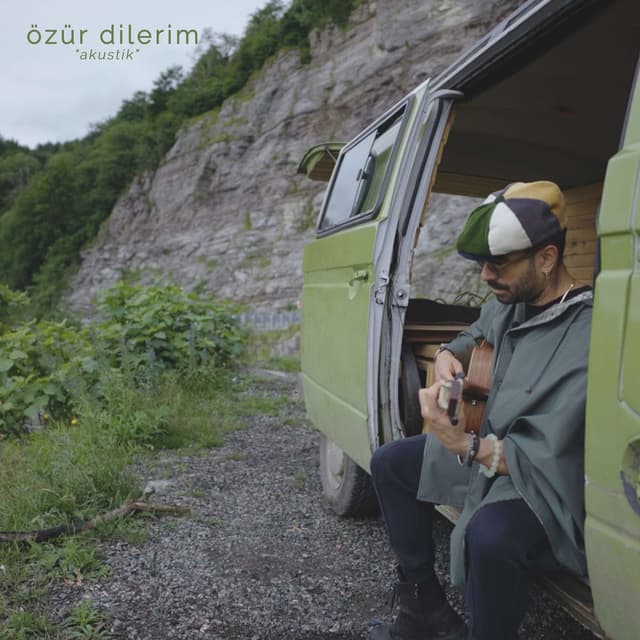 Özür Dilerim (Akustik) cover